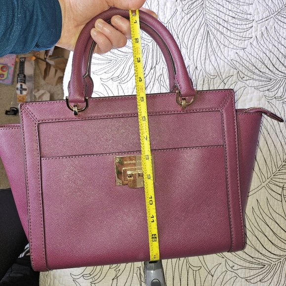 VGUC Michael Kors Black Tina Small Satchel Crossbody Purple Saffiano Leather - Picture 13 of 16